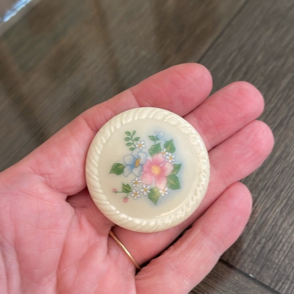 Vintage Avon 1984 Spring Bouquet Flower Pin Brooch - Picture 11 of 14